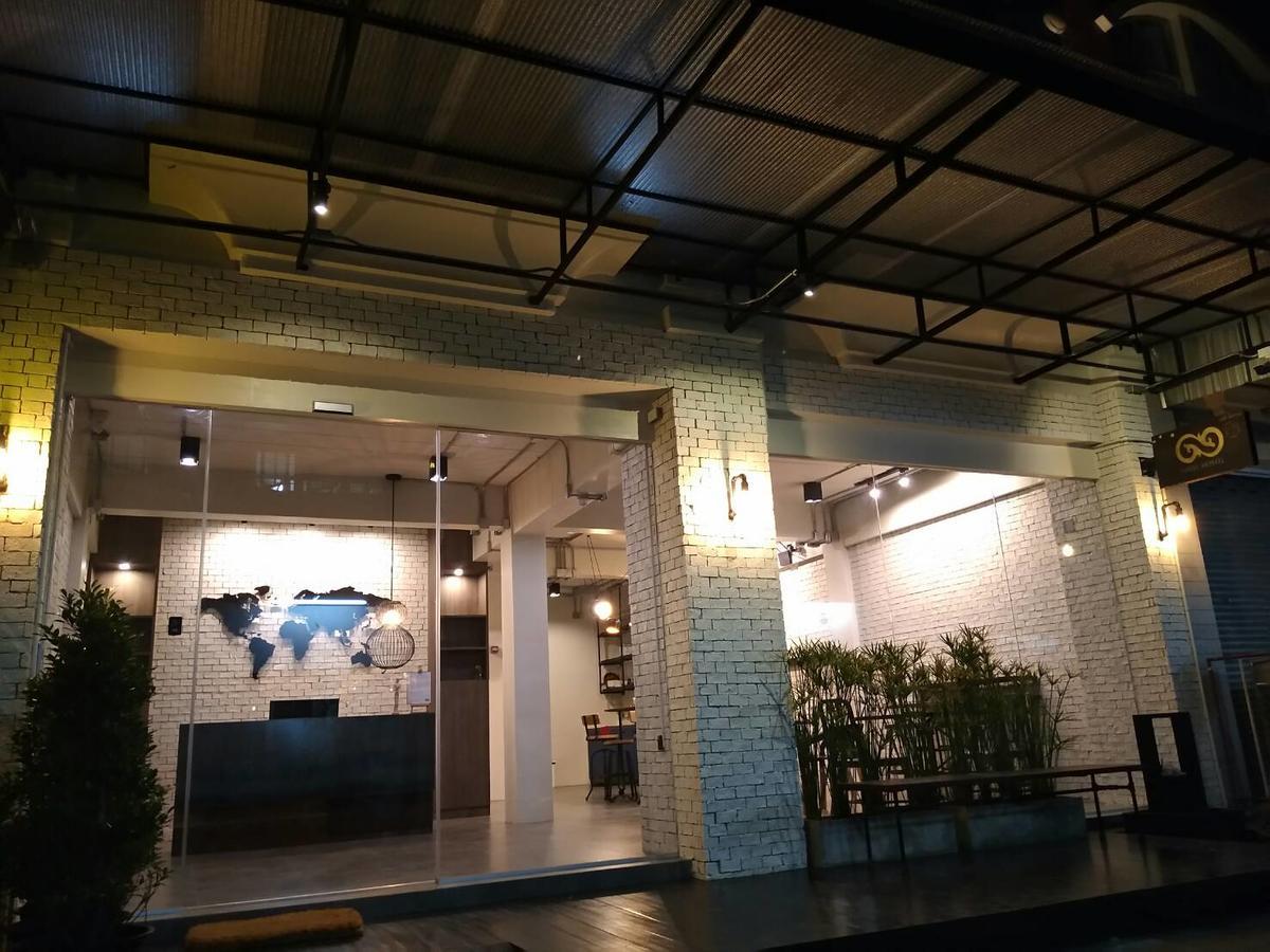 Natee Hostel Bangkok Ngoại thất bức ảnh